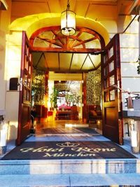 Hotel Krone - Eingangstür