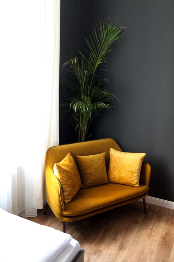 The golden palm room 